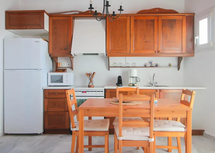 2Br Fully Equiped Cottage Home - Near The Beach